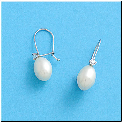 [P434] PENDIENTES ORO BLANCO 18KL P. CULTIVADAS